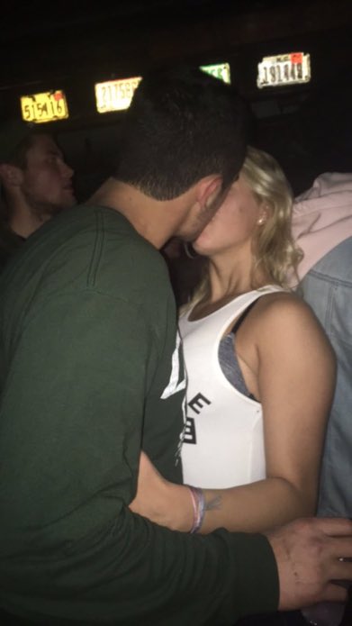 bobcatmakeOUts's tweet photo. The judges agree that this make out is a 10/10 https://t.co/tnHynQyWkS