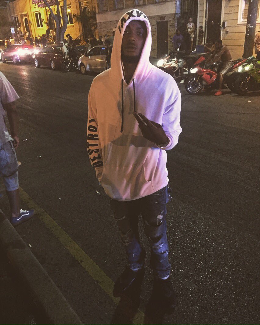 JiggaTreaudo23's tweet image. Something bout them Sundays! #Yaya #GetMeDoe🍧