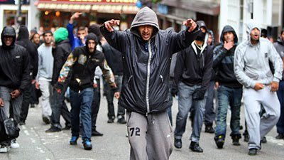 widerstandinfo's tweet photo. Hamburg: Siebenjähriges Mädchen Opfer von Gruppenvergewaltigung – waren Araber die Täter? https://t.co/cFwSxoI3GC #widerstand https://t.co/2KqhHz7vCt