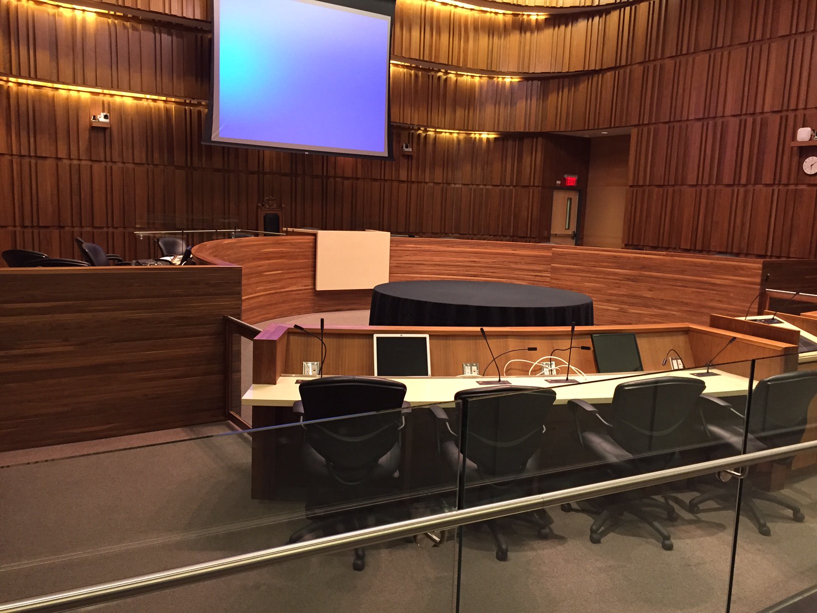 Council begins at 6:30. Here's what's on the agenda: https://t.co/pHQH90n8Pi #Guelph https://t.co/Z2trG3gQov