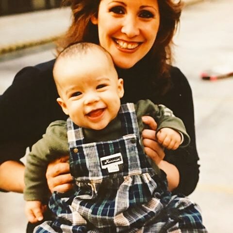 Kally_Morales's tweet photo. #DiaInternacionalDeLaFelicidad #SupportMB @mariobautista_ Que nadie apague esa sonrisa que ilumina mi vida โกโคโก โ๐
ฑ ๐ https://t.co/Ml7UfQLlAy