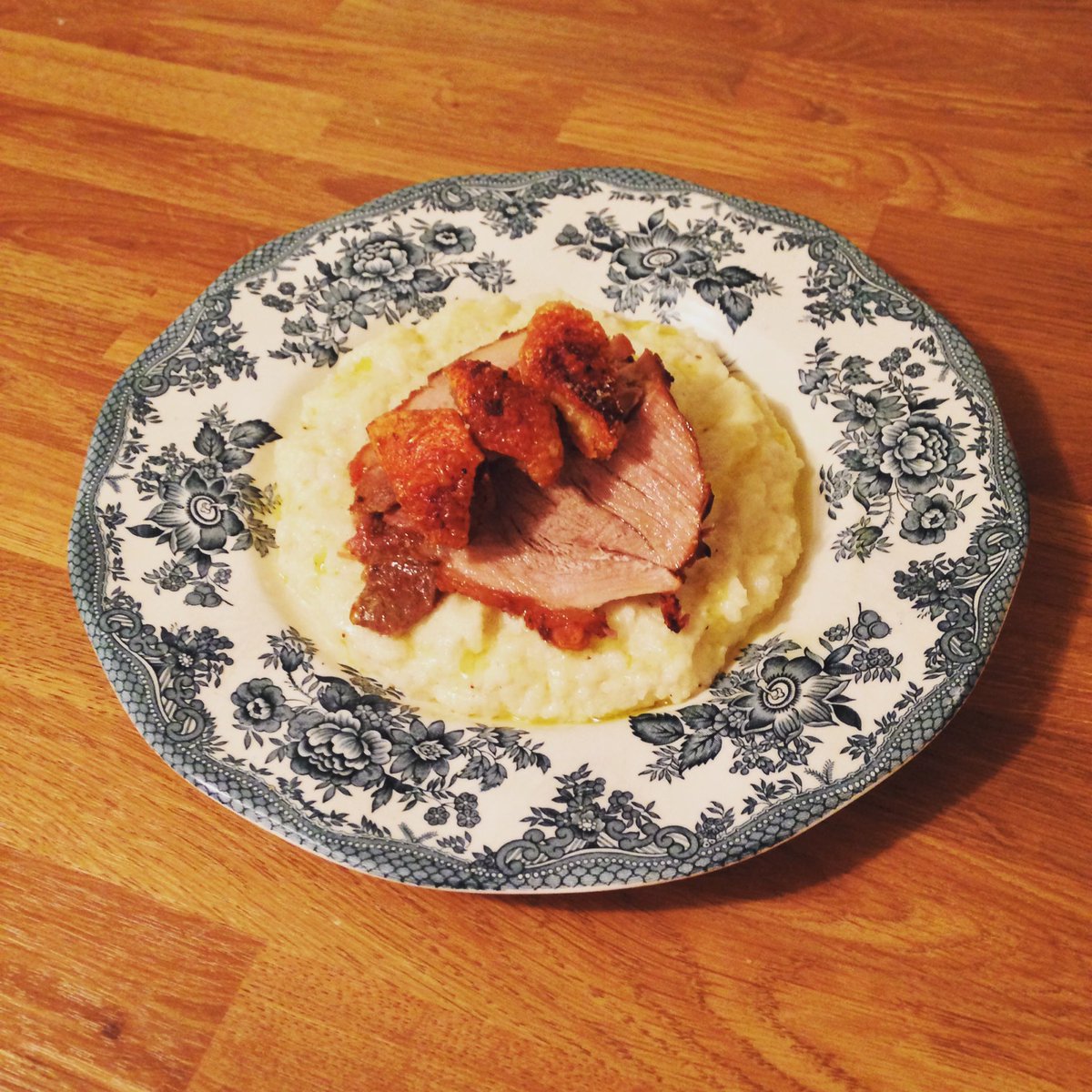 MoatGoats's tweet photo. Homegrown pork on a bed of creamy cauliflower mash #lush https://t.co/rwLSVCAVHc