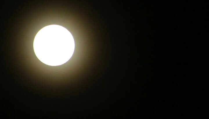 GodCreated_'s tweet photo. The Moon, The “Lesser Light” Created On Day 4, Was Designed To “Rule The Night” - Genesis 1:16 #TheGloryOfGod  #InTheBeginning #GodCreated https://t.co/7wGZrCwSN9
