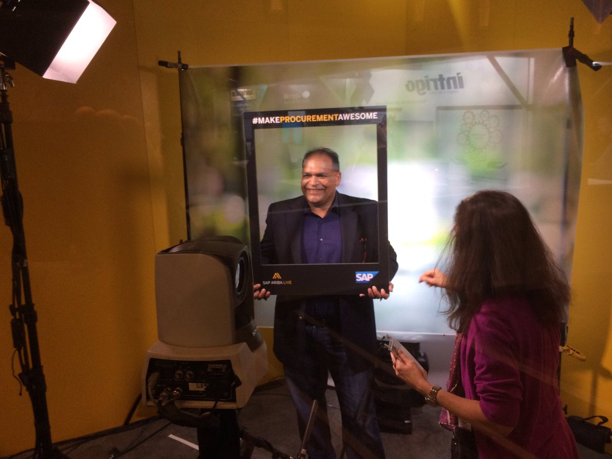 fieldsjj's tweet image. Having fun at the #MakeProcurementAwesome video booth. Come on over! #SAPARIBALIVE