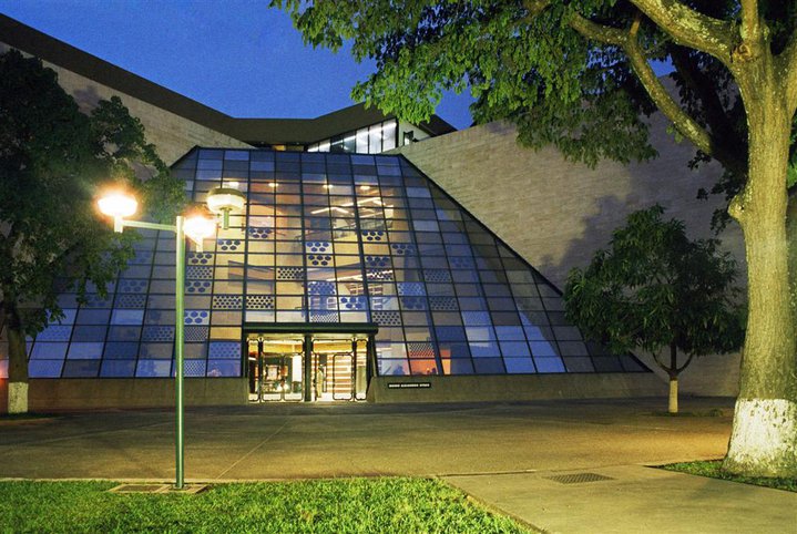 boatoart's tweet photo. #MuseosDeCaracas Museo Alejandro Otero es un centro cultural que incluye un museo de arte contemporáneo, una plaza, jardines y un anfiteatro https://t.co/5MQmKo5vTY