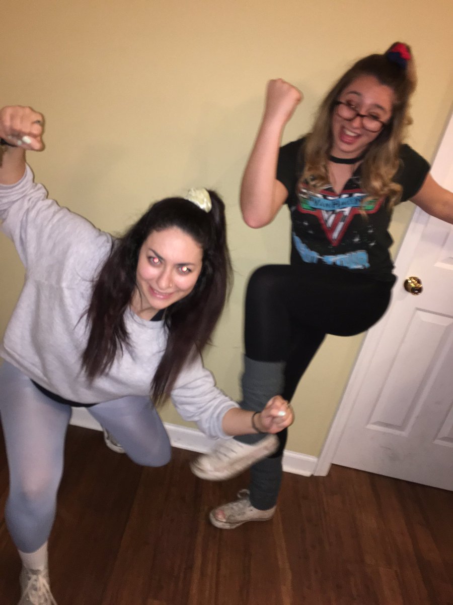 Erinnayee's tweet photo. GETTING PHYSICAL #MemoryMonday #axidprweek https://t.co/i86WWssibt