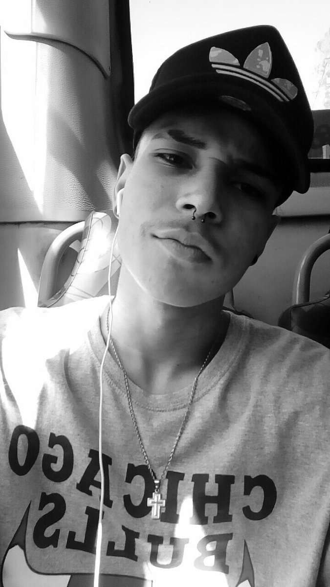 iagoos_'s tweet photo. 🐶🌚 https://t.co/sa3OjSdEi8