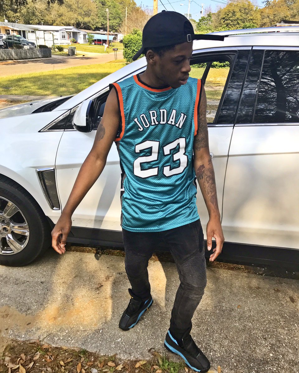 1mrwongg's tweet image. I hope 🤞🏽 you nigha can breath 😷 well I'm the shit 💩 can't you tell 🤷🏽‍♂️🔥😍 I'm litty all year around #longlivetony