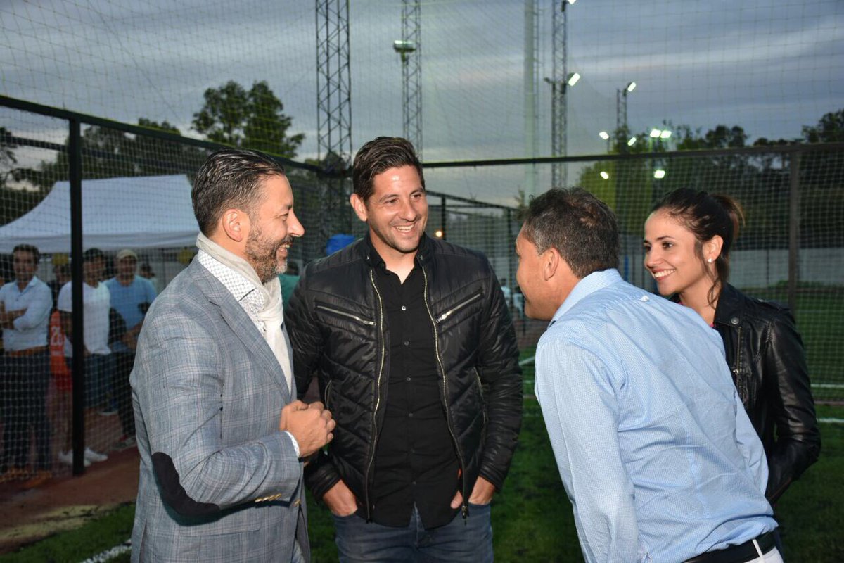 gustavomenendez's tweet photo. Felicitaciones @AgustinOrion y @WalterFesta_  por el nuevo emprendimiento deportivo que acaban de inaugurar en Moreno. #ApostarAlDeporte https://t.co/kghuo2LtEE