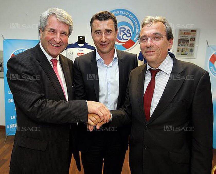 Schilles_'s tweet photo. Sur cette photo se cache un homme qui a réussi qq chose depuis son investiture.
Indice : il ne porte pas de cravate rouge. #rcs #SaveAlsace https://t.co/vdgWg0RWqt