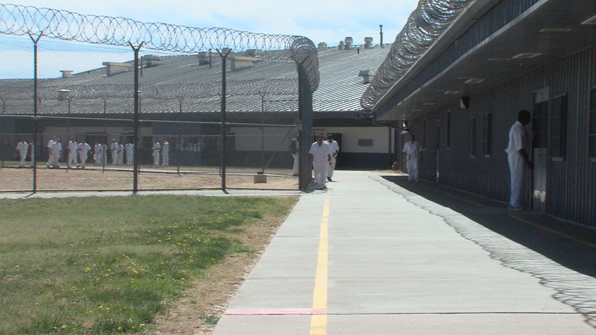 nellydr23's tweet image. The Dalhart Prison Unit is now hiring and using a new interactive strategy to fill about 60 positions
@NewsChannel10 bit.ly/2mOcc7m