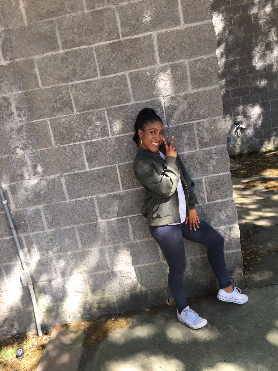 raiyasunshine84's tweet photo. What a beautiful first day of spring! 🌻 #InternationalDayOfHappiness #SpringIsHere #MissHOT #ShareTheSunshine 👑☀️❤ https://t.co/MQAffvuxnw