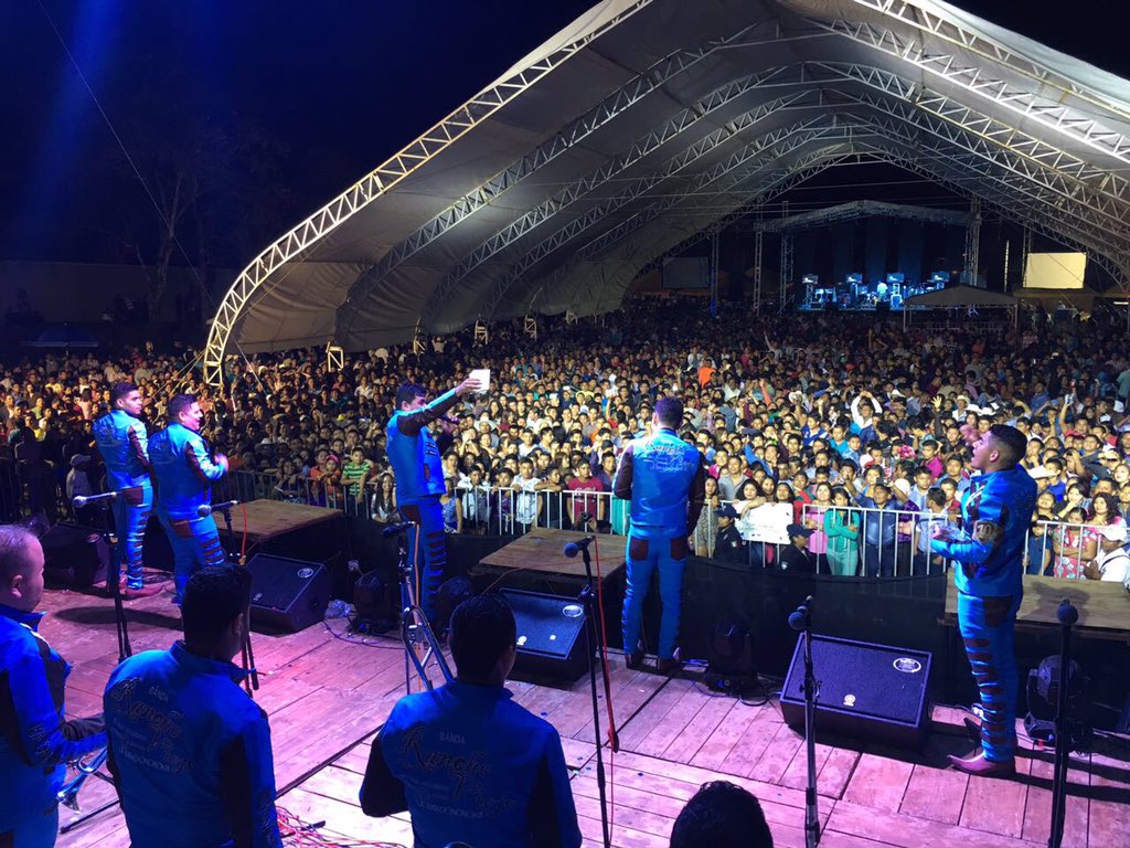 b_ranchoviejo's tweet photo. No importa viajar tantas horas para ver esta respuesta de la Gente de Rancho. Gracias Tila Chiapas!! #QueMachin #LaSopaDeTuPropioChocolate https://t.co/PZ3rvuEIuq