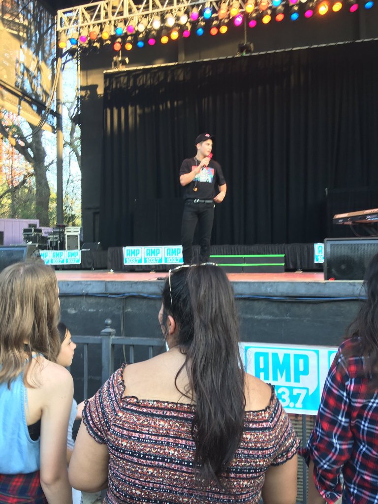 AustinMArg's tweet photo. Fotos de Austin durante #AMPSPRINGBREAKOUT en Dallas. https://t.co/yFOsLIrh7A