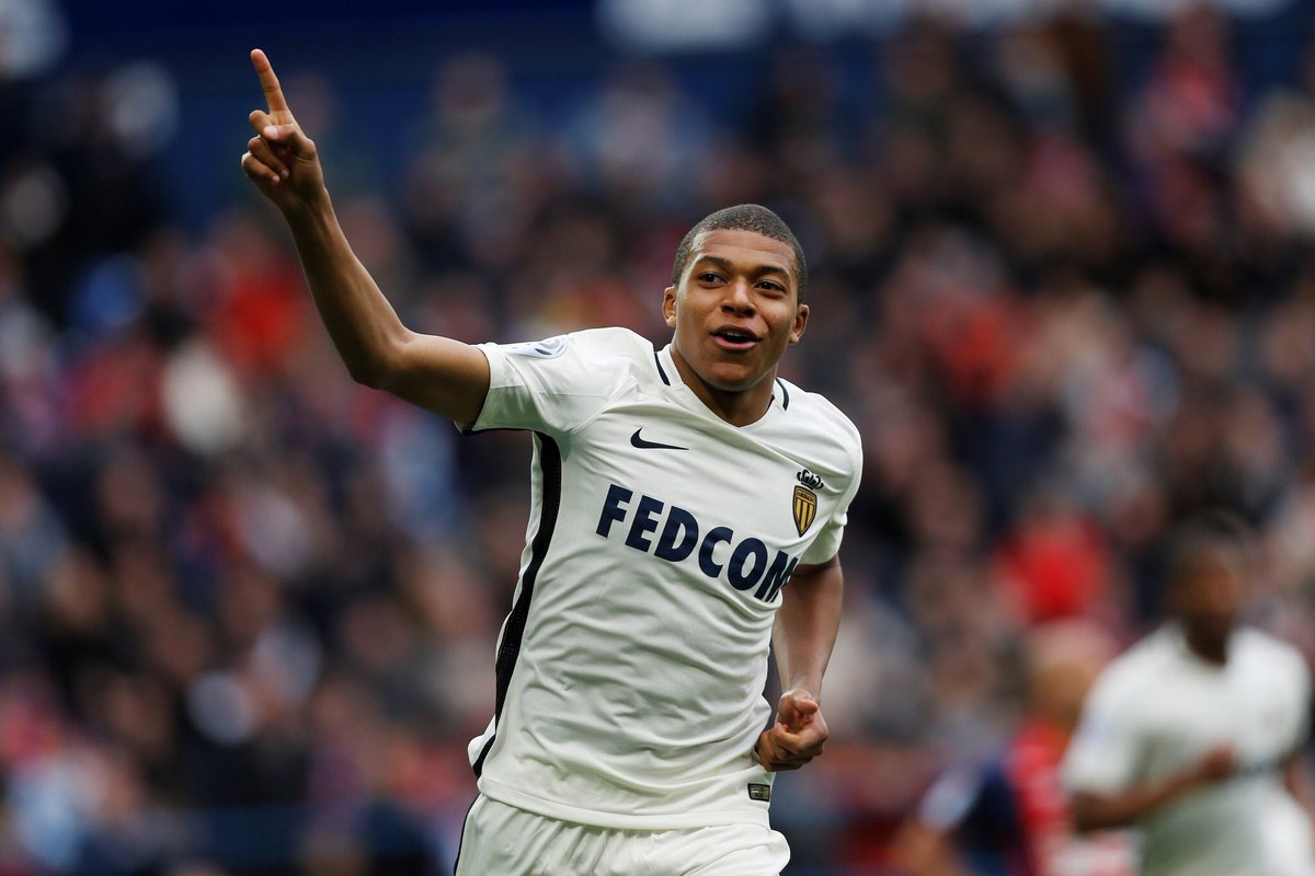 ArsenalTSN's tweet photo. Arsenal are targeting Kylian Mbappé &amp; Alexandre Lacazette as the club prepares for the departures of Alexis Sánchez &amp; Mesut Özil. [Mirror] https://t.co/sGIdkr7mXL