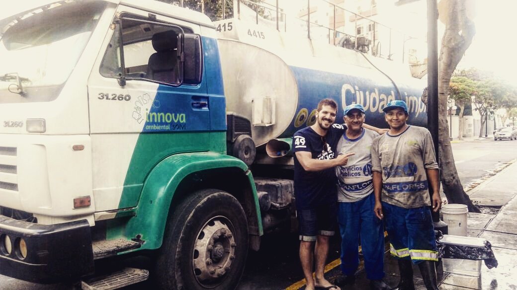 Sr_Pelaez's tweet photo. Muchas gracias por el agua. Por la amabilidad y porque no todo debe ser queja en estos tiempos difíciles sino también agradecimiento! https://t.co/LgP6Lr5Sat