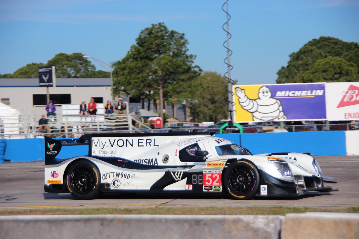 Viclovesracing's tweet photo. @VONERLracing @PR1Motorsports Great effort and on track at #Sebring @TKS77 @MoleculeMike @JoeGtzJ https://t.co/4FWmQakz07