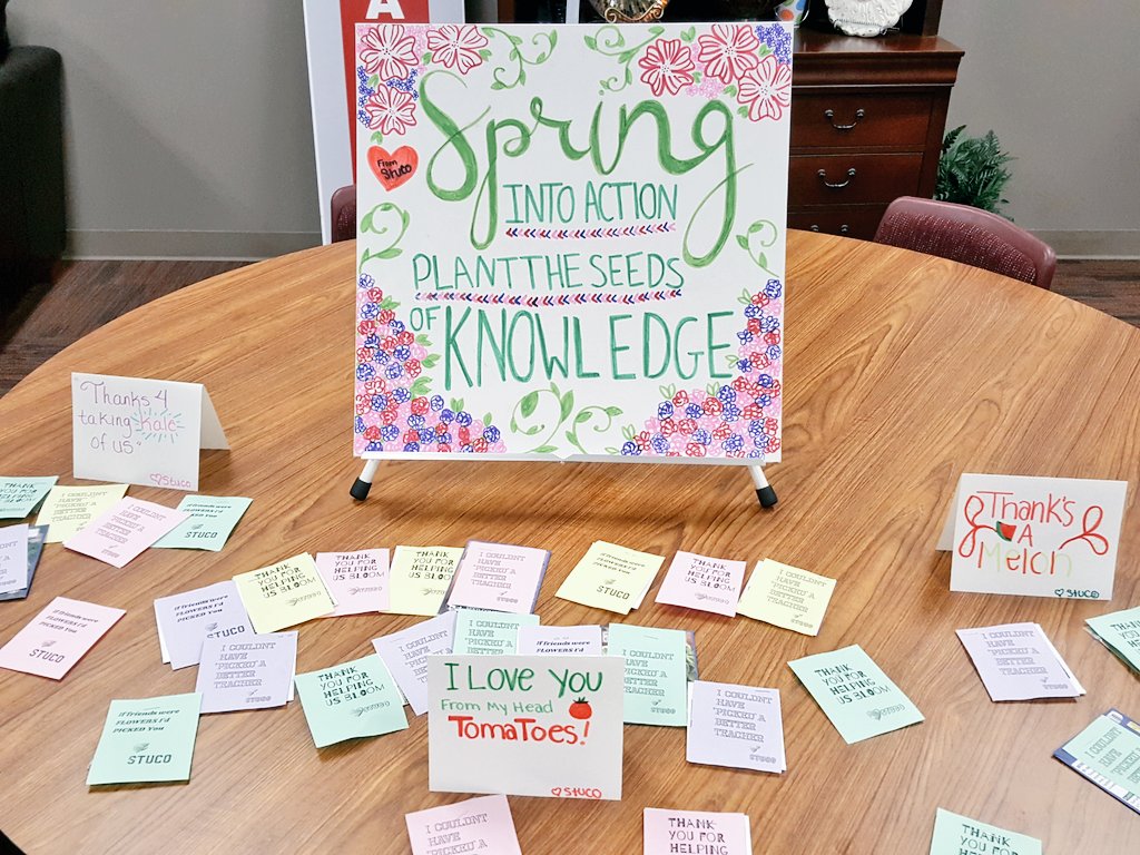 lhshstuco's tweet image. Spring seeds for our amazing teachers &amp;amp; staff 🌱 We bloom because of you 🌻 #allthymefaves  #plantingseedsofknowledge😉 #firstdayofspring  🌼