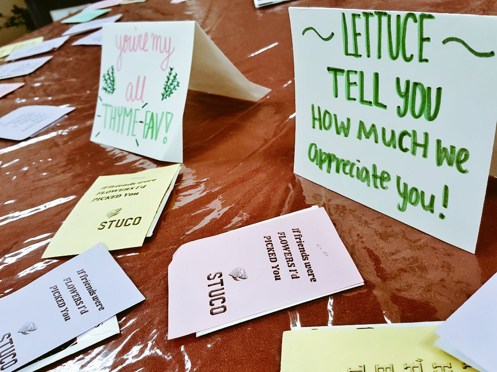 lhshstuco's tweet image. Spring seeds for our amazing teachers &amp;amp; staff 🌱 We bloom because of you 🌻 #allthymefaves  #plantingseedsofknowledge😉 #firstdayofspring  🌼