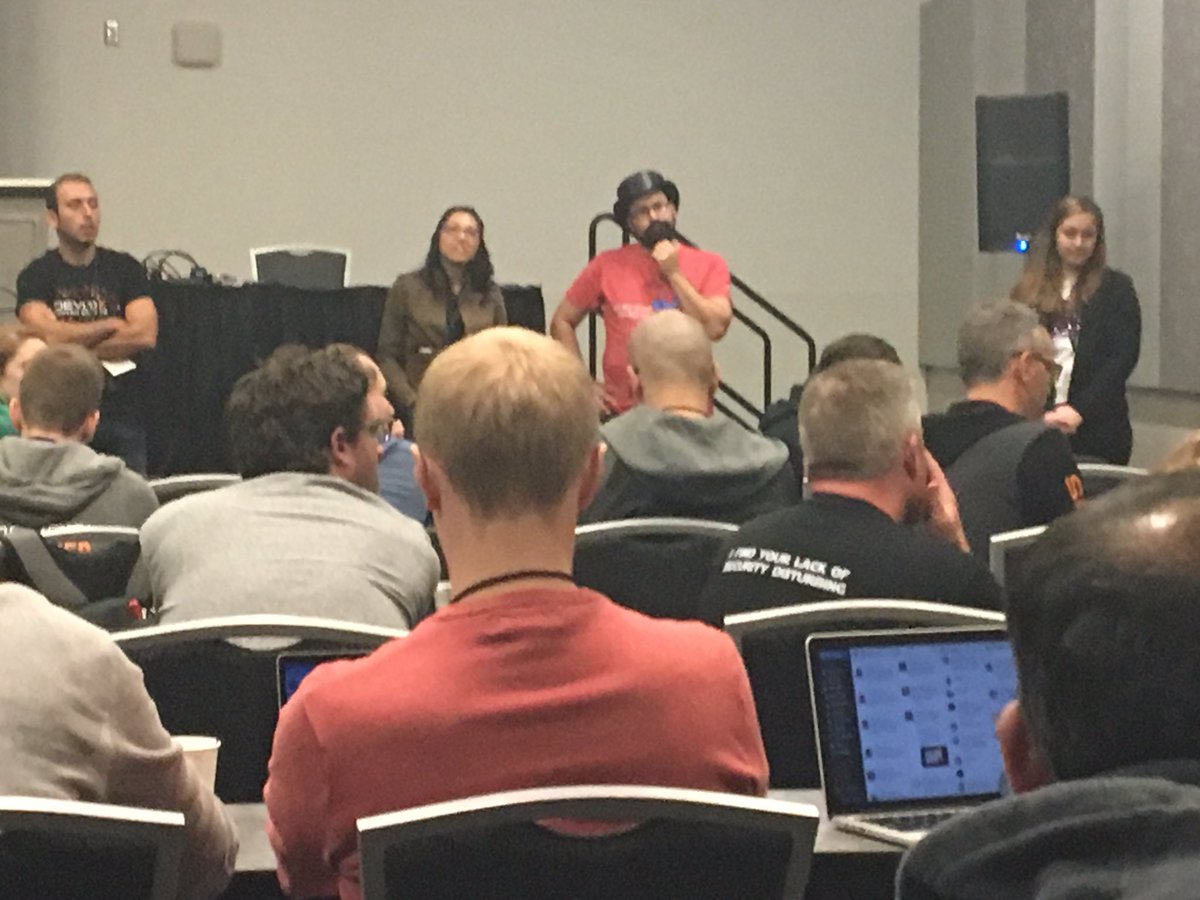 ameliaeiras's tweet photo. #DevRelConf connecting with community 💜💫@DevoxxUS 😋💪🏼 #blogs, #videos, #tweets, #conferences, #meetups, #askingforfeedback, #surveys... ✨ https://t.co/0xzD9tMtLs