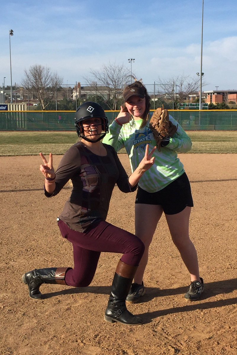 MelissaCress22's tweet photo. When you have to stand in for batters in your teacher clothes #dontkillme #63mph #cominatyahot #fastpitch #pitching #batterup @HannaCress https://t.co/YnHEds69ZD