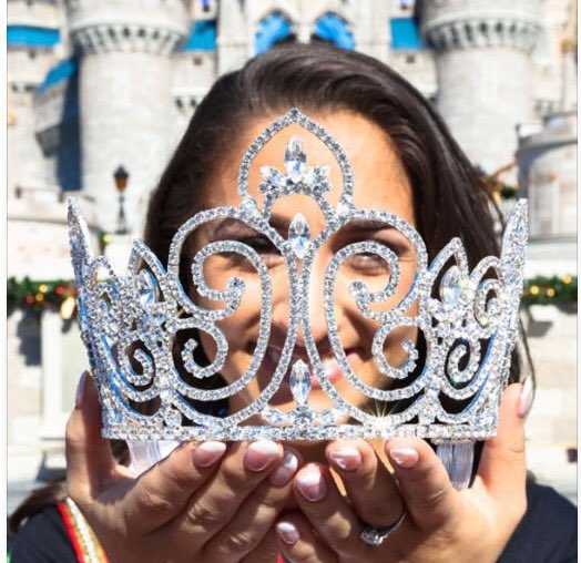 sabrebabe13's tweet photo. One day this crown will be mineโค๐๐ #determined #macpack #gocoed #nationals #hopeful https://t.co/8R77ROUxUE