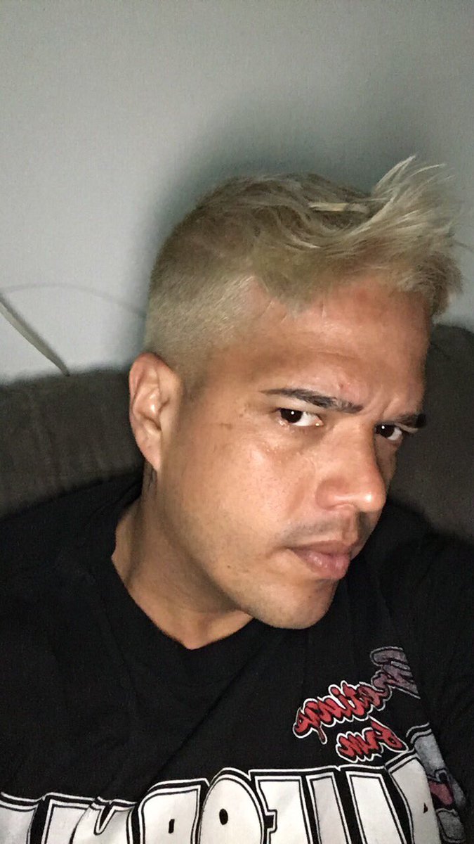 PapiJoe1980's tweet image. Yo no me pinte el pelo por apoyo, yo lo hago siempre con o sin pelo pintado diariamente #Teamyopormiislapuñeta