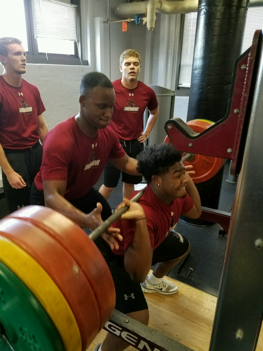 LU_BFootball's tweet image. These two paced the group in our 3 PM lift!!! @FrantzLindor and @ShawnJewell10 both showed that they WORKED all spring break!! #NOWEAKLYNX