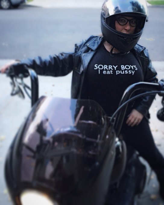 #clubsavannahjane #pornlife #femalebikers #ridehard #dynacrew #harleydavidson #motorcycles https://t