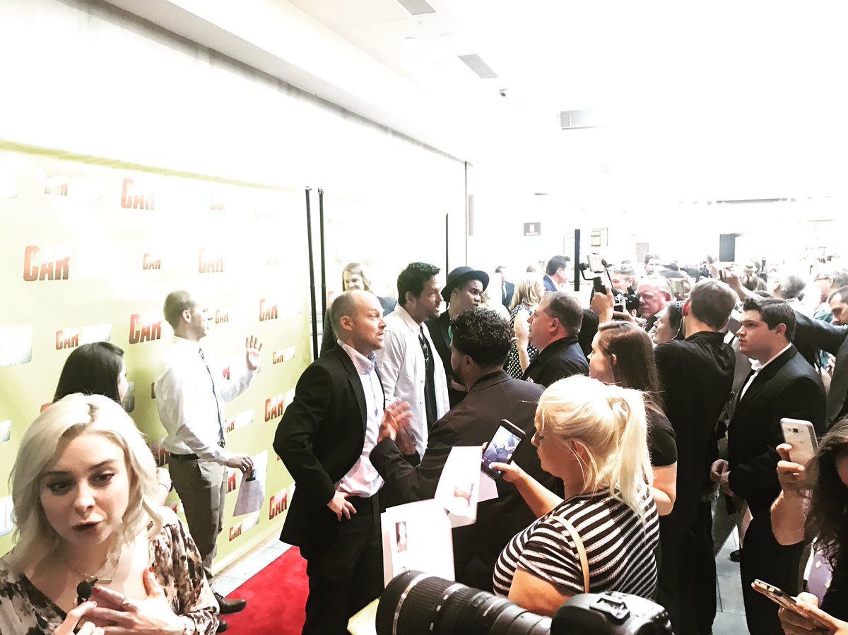 CarDogsTheFilm's tweet photo. Press as far as the eye can see for tonight's red carpet premiere of #CarDogs! https://t.co/5lsgPOGuD2