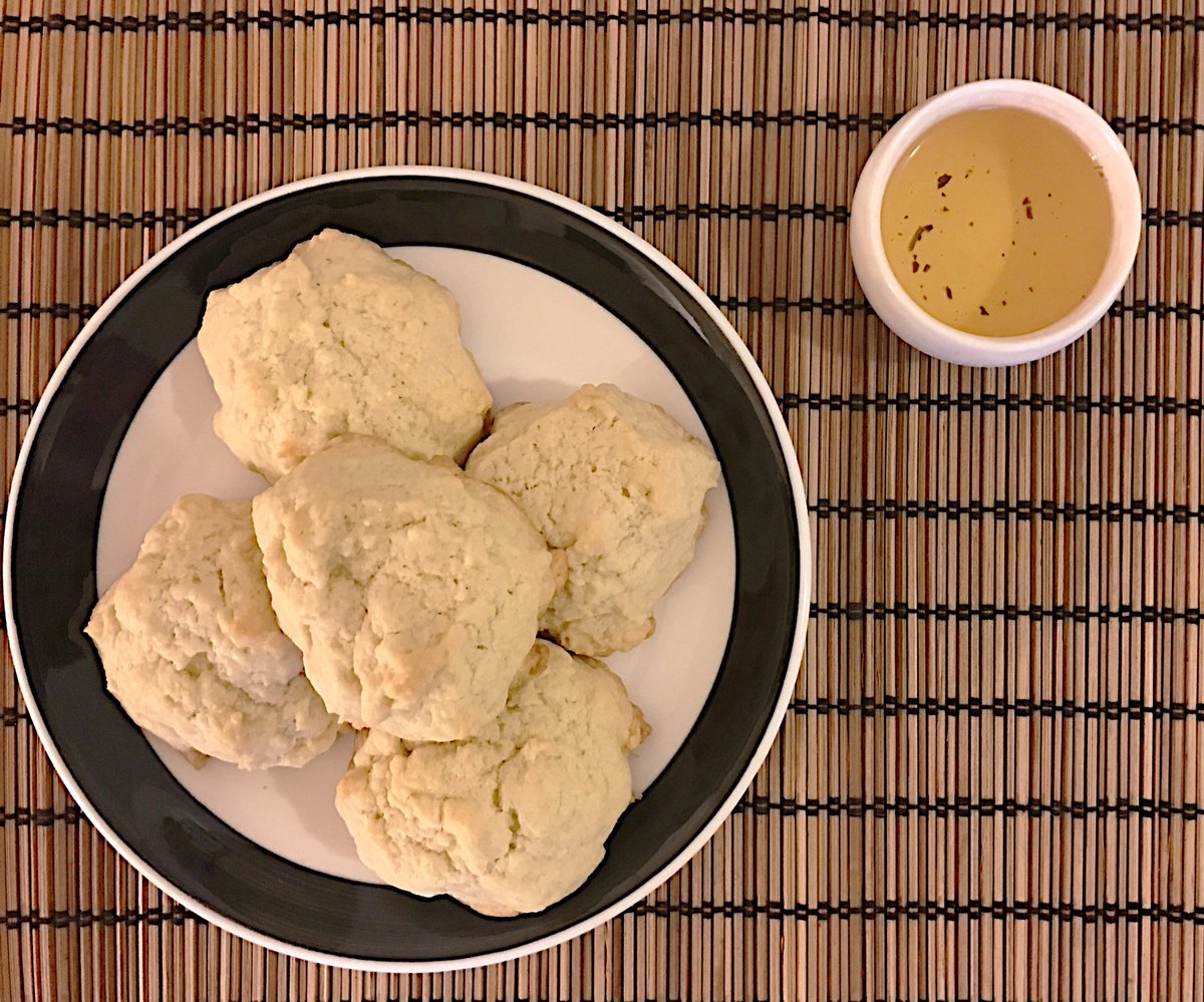 Freshly baked lemon biscuits with White Peony "Bai MuDan" White Tea. #teaandte #tea #teaandfood <a href="/foodandtea/">Andrew Le</a> <a href="/foodandwine/">Food & Wine</a>