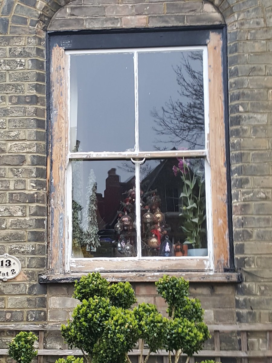 #BeforeAndAfter shots of exterior #paintwork on this property. Call us on 07711 284459 for experienced &amp; fully insured #decorators!