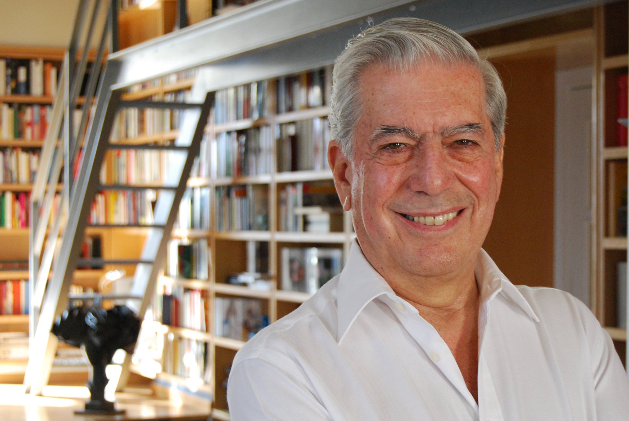 ¡Feliz 81 cumpleaños, Mario Vargas Llosa!        Happy Birthday!         