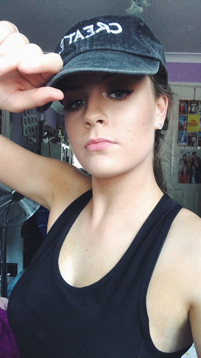 sprinkleofdolan's tweet photo. #DolanTwinsTuesday #TuesdaySelfie #tuesdaySelfie GOTTA LOVE TUESDAYZ❤ @GraysonDolan @EthanDolan https://t.co/S25p0C9EPI