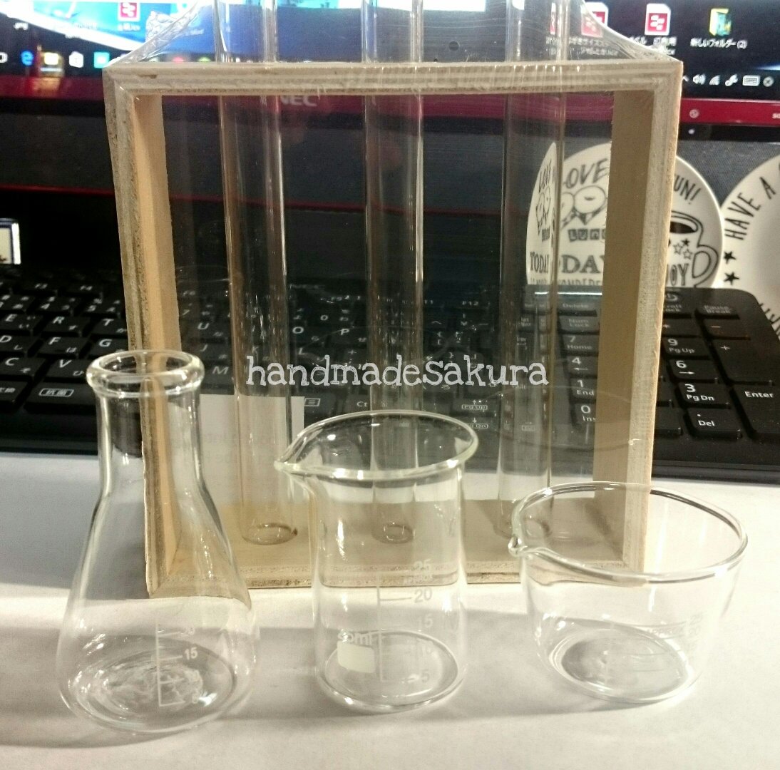 𝑺𝑨𝑲𝑼𝑹𝑨 色々制作中 Twitter પર 前ダイソーで見かけてからずーっと買おうと思ってやつ やっと買えた 小さい実験器具達 かわいい O 試験管立て 試験管3本で100円ならお安いのでは W 100均おすすめ商品 𝑺𝑨𝑲𝑼𝑹𝑨 色々制作中 Twitter પર 前ダイソーで見かけてからずーっと買おうと思ってやつ やっと買えた 小さい実験器具達 かわいい O 試験管立て 試験管3本で100円ならお安いのでは W 100均おすすめ商品