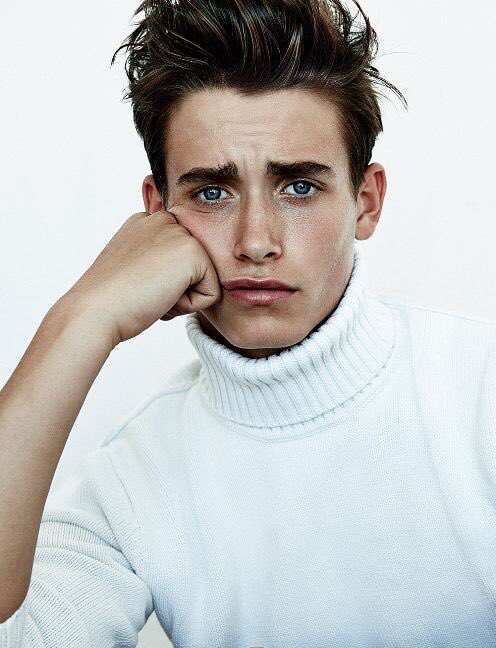 RPGLifeath's tweet photo. - Cassian Loon.
- 20 ans.
- Étudiant en peinture.
@CassLRPG https://t.co/LbwdbZDxff