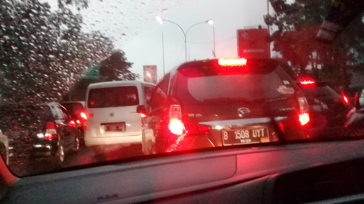 Macet'ny nauzubillah...
