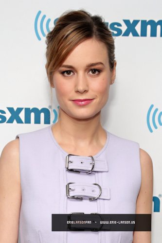 brielarson_us's tweet photo. HQ photos of @brielarson at SiriusXM's 'Town Hall' With The Cast Of 'Kong: Skull Island' (March 06) - https://t.co/uBeCcuAcRe https://t.co/MbCZuSSSfH