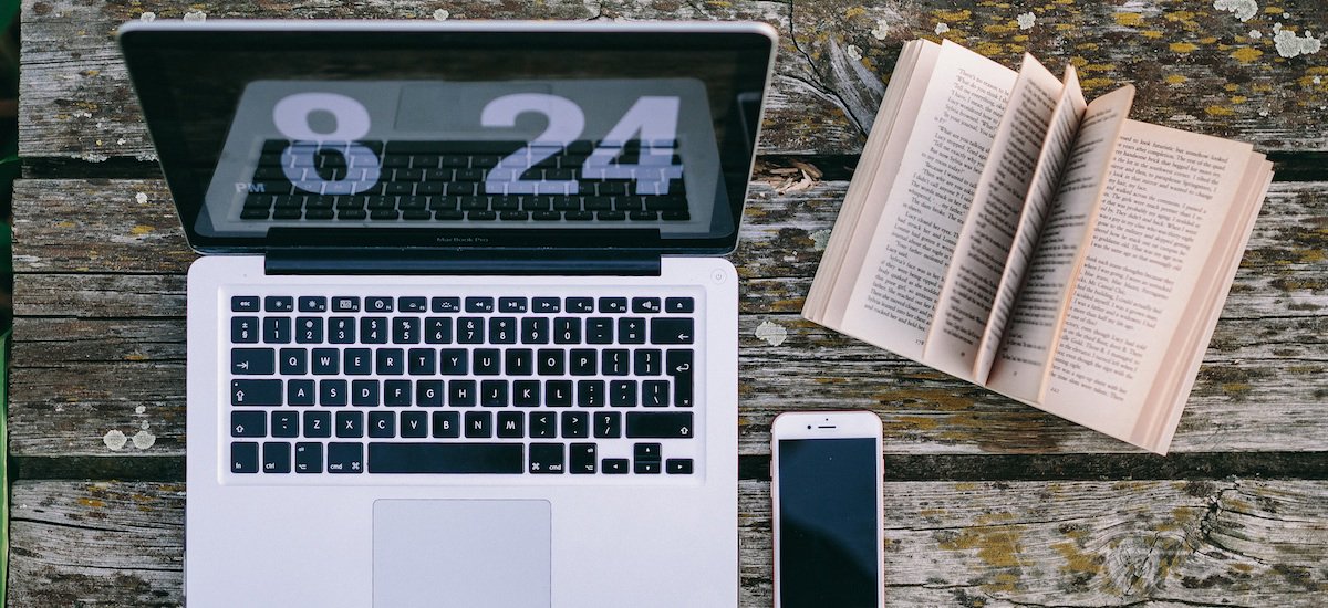 hootsuite's tweet image. 226 common words you should know if you're in the social media industry: ow.ly/EX2j30af9sO