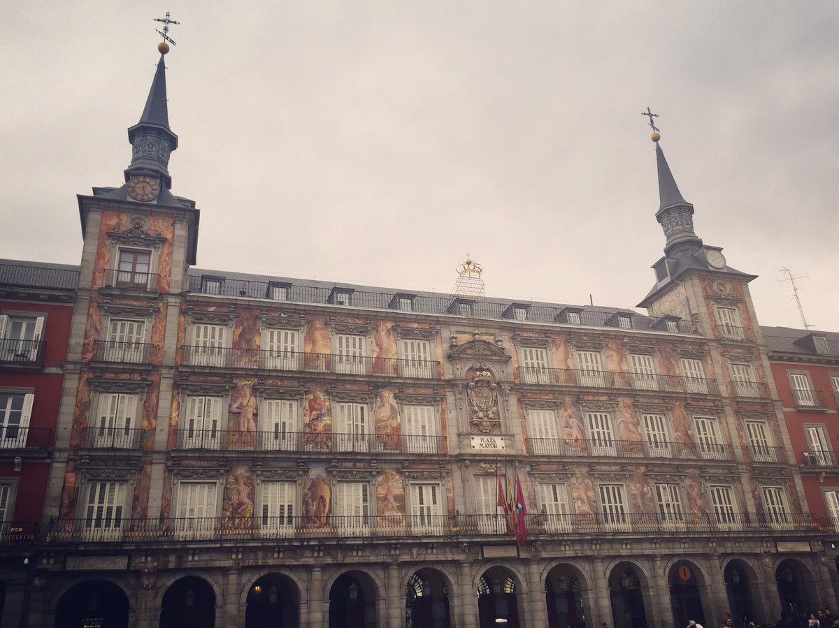 AViVAVino's tweet photo. It's good to be back in Madrid! #PlazaMayor #españa                  Beginning our #AvivaVino wine trip! #DrinkSpanishWine https://t.co/gXUiHbT2LN
