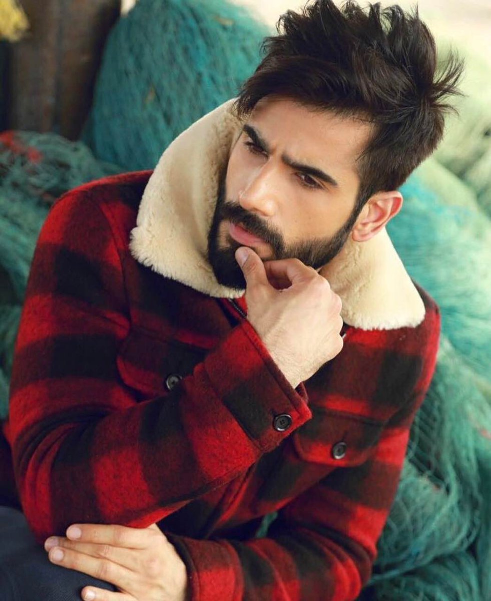 TackerBlog's tweet photo. Deep in thought & still looking hot ! @karantacker #FatalAddiction #ManCrushEveryday π
Thank you for sharing @MissMalini π https://t.co/L2LFBp958K
