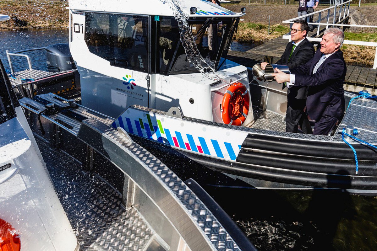 Boten #OFGV officieel in gebruik genomen na doop door gedeputeerde Rijsberman en directeur Schuurmans van de OFGV ofgv.nl/nieuws/boten-o…