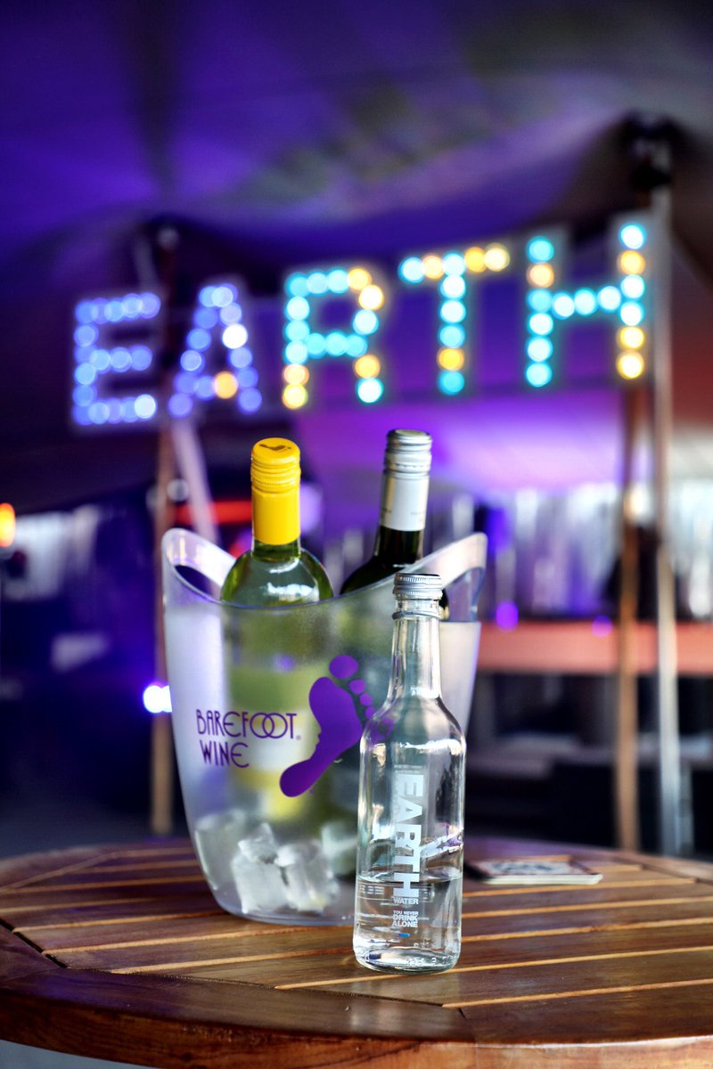 Dat was een mooi feestje voor 10 jaar EARTH > puuruiteten.nl/hotspot/levera…