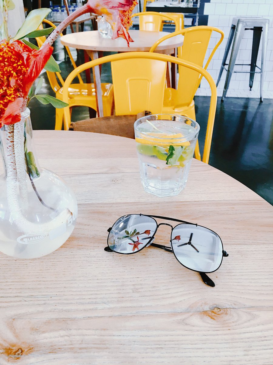 thetravelmanuel's tweet photo. Yip, these new sunnies from @Ray_ban are pretty sexy. They're called the General and are Rayban's re-make of the Aviators. #RayBanSA https://t.co/7C4TUK8rvl