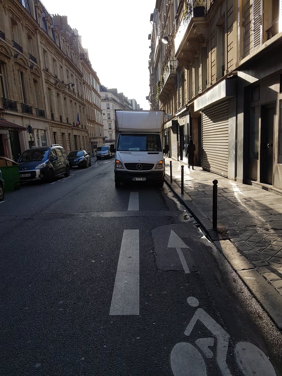 Matteo (@mattxvii) on Twitter photo Superbe #GCUM matinal, le spécial dans cette rue <a href="/gcum_fr/">Garé Comme Une Merde - Officiel</a> # garécommeunemerde 💩 Superbe #GCUM matinal, le spécial dans cette rue <a href="/gcum_fr/">Garé Comme Une Merde - Officiel</a> # garécommeunemerde 💩