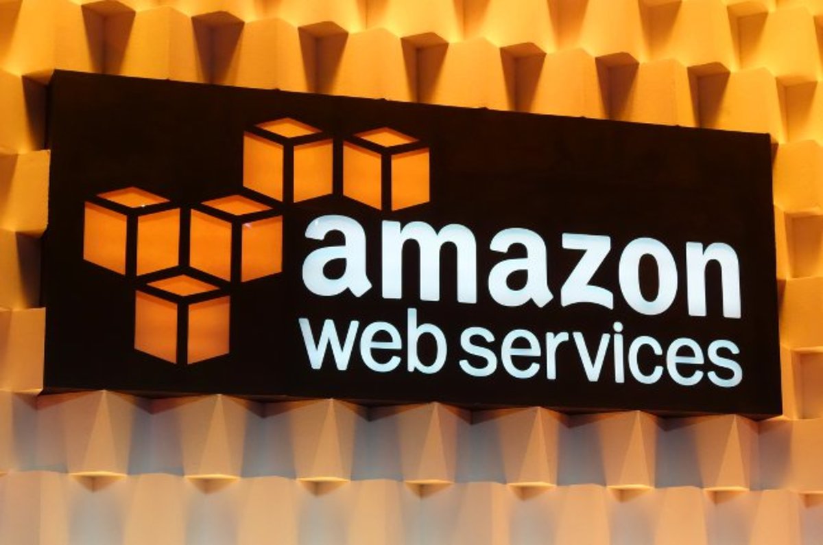 AscentPeople's tweet photo. #AWS emits #EnginFrame 2017 for #cloudy #HPC https://t.co/6i8JrHm79g by @TheRegister https://t.co/PIOcJMzDc2