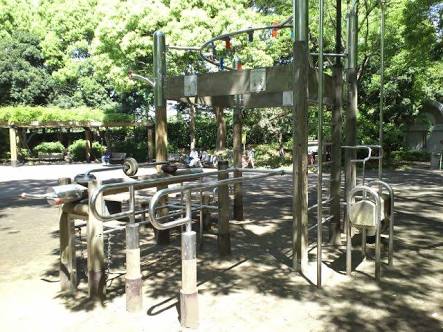 コマコ A Twitter 平塚総合公園という大きな公園にぜひ遊びにいってみてください 巨大アスレチックに巨大ネットツリー 筋トレアスレチックにふれあい動物園 さらに水遊びもできるとても濃い一日をfischer Sなら過ごせると思います レストランもあるのでご飯の心配