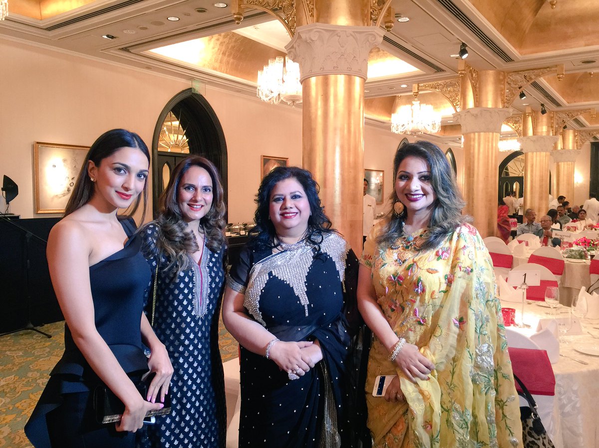 Kiara Advani (@advani_kiara) on Twitter photo Had a "Mast Mast" evening with the one and only "Mast Kalandar" Mrs. <a href="/runalaila52/">RUNA LAILA</a> ❤️ ❤️❤️❤️#MothersandDaughters Had a "Mast Mast" evening with the one and only "Mast Kalandar" Mrs. <a href="/runalaila52/">RUNA LAILA</a> ❤️ ❤️❤️❤️#MothersandDaughters