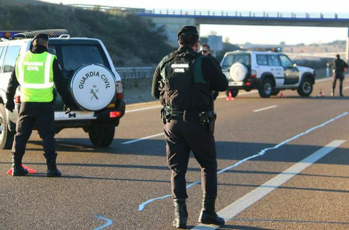¿Alertas de controles policiales?
La sorpresa es clave para enfrentarse a los terroristas/delincuentes.
#EsPorTuSeguridad No es ningún juego