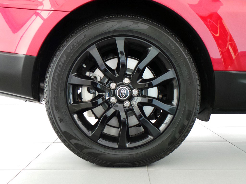CMH Land Rover CT on Twitter: 
